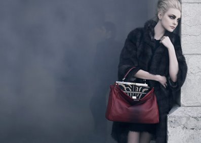 http://www.itbags.ru/bagsforever/spaw2/uploads/images/fendi_fw09-womens-ad3.jpg